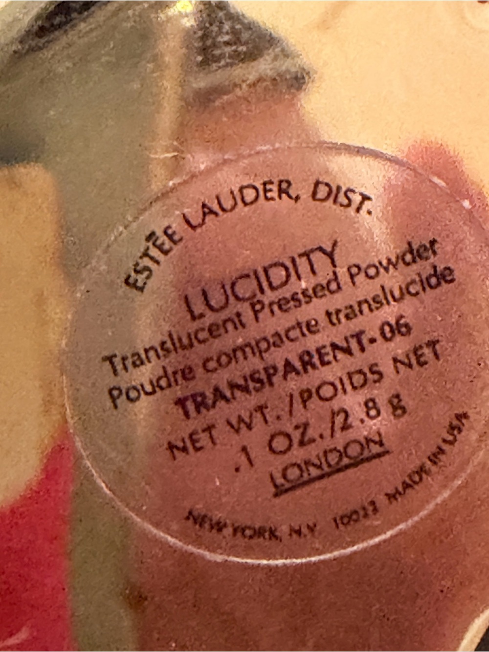 Estee Lauder Golden Alligator Lucidity powder compact - Picture 3 of 5